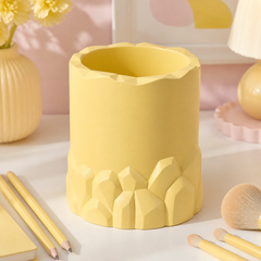 Yellow colorway scene
