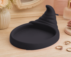 Black colorway scene