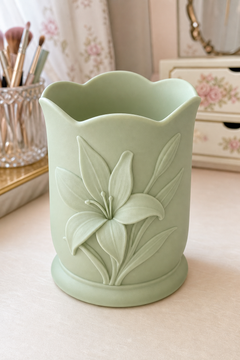 Green colorway scene