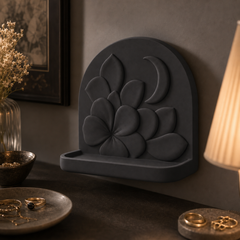 Black colorway scene