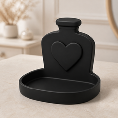 Black colorway scene