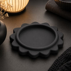 Black colorway scene