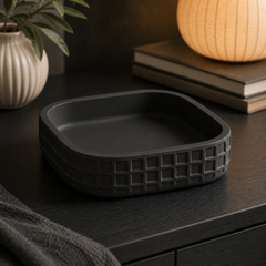 Black colorway scene