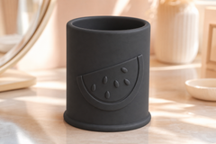Black colorway scene