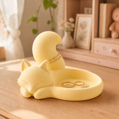 Yellow colorway scene