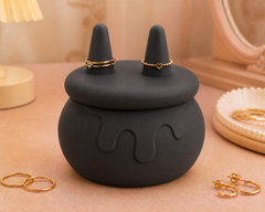 Black colorway scene