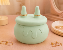 Green colorway scene