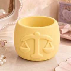 Yellow colorway scene