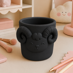 Black colorway scene