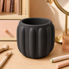 Black colorway scene