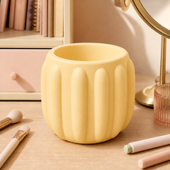Yellow colorway scene