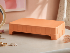 Orange colorway scene