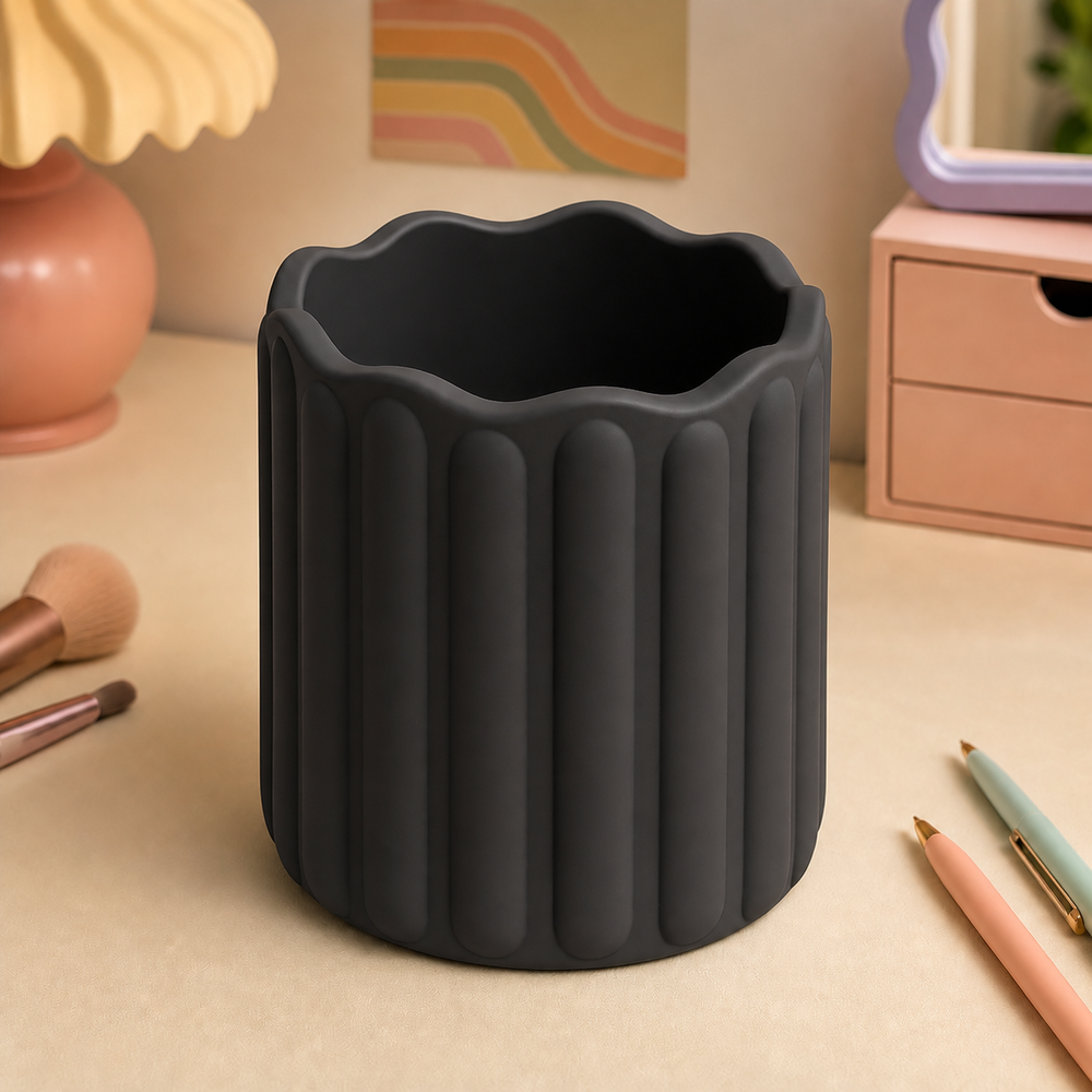 Retro Wavy Pencil Cup, Pastel Desk Organizer, Cute Dorm Desk Decor Gift — Black color variant