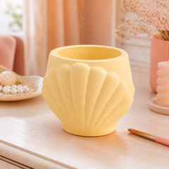 Yellow colorway scene