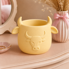 Yellow colorway scene